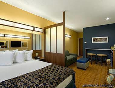 Quality Inn & Suites Washington Exterior photo